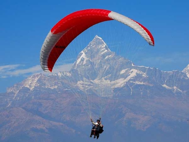 Pokhara paraglaiding 2